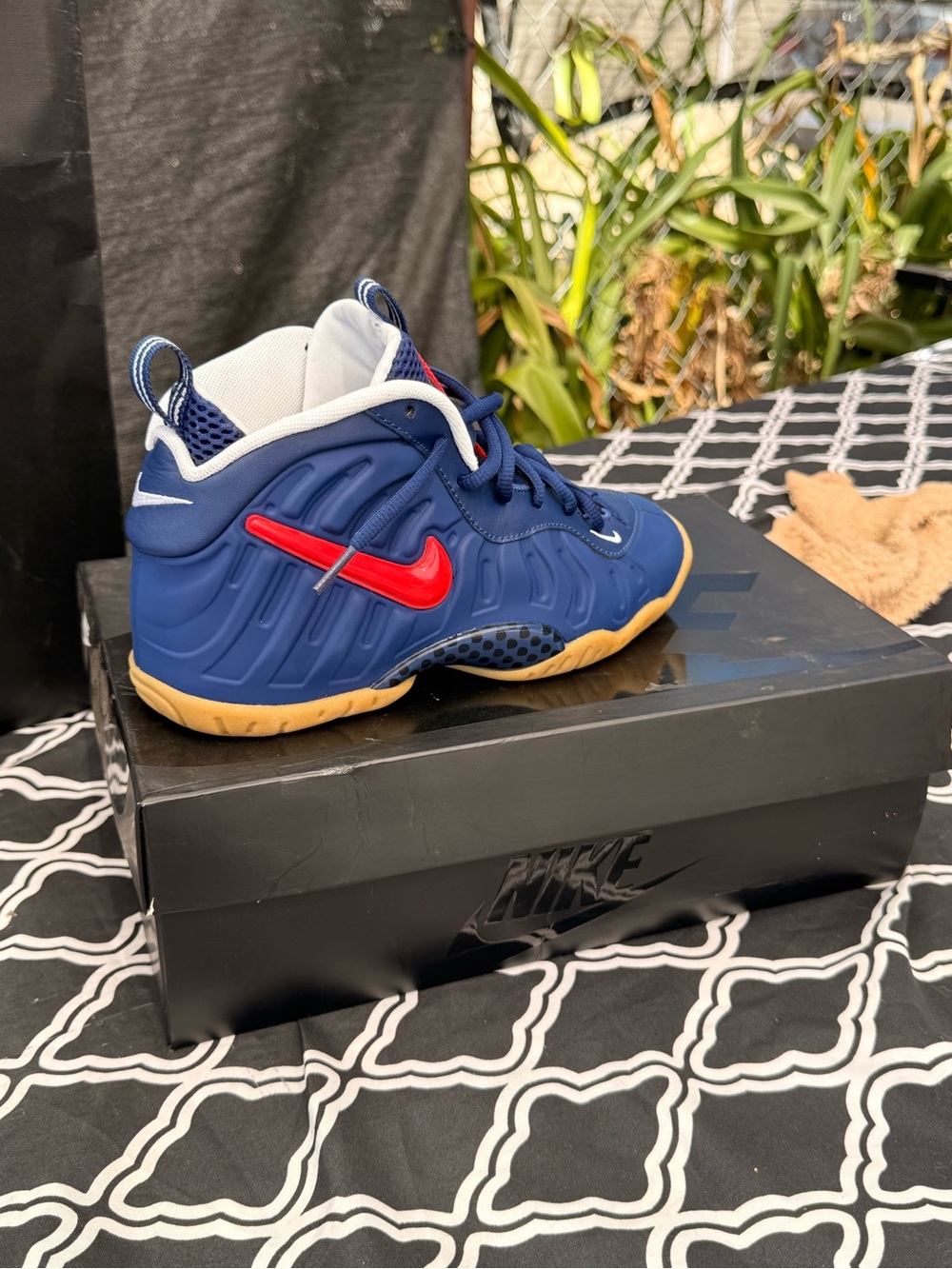 Nike Kids Navy and Red Foamposite-Style Sneakers